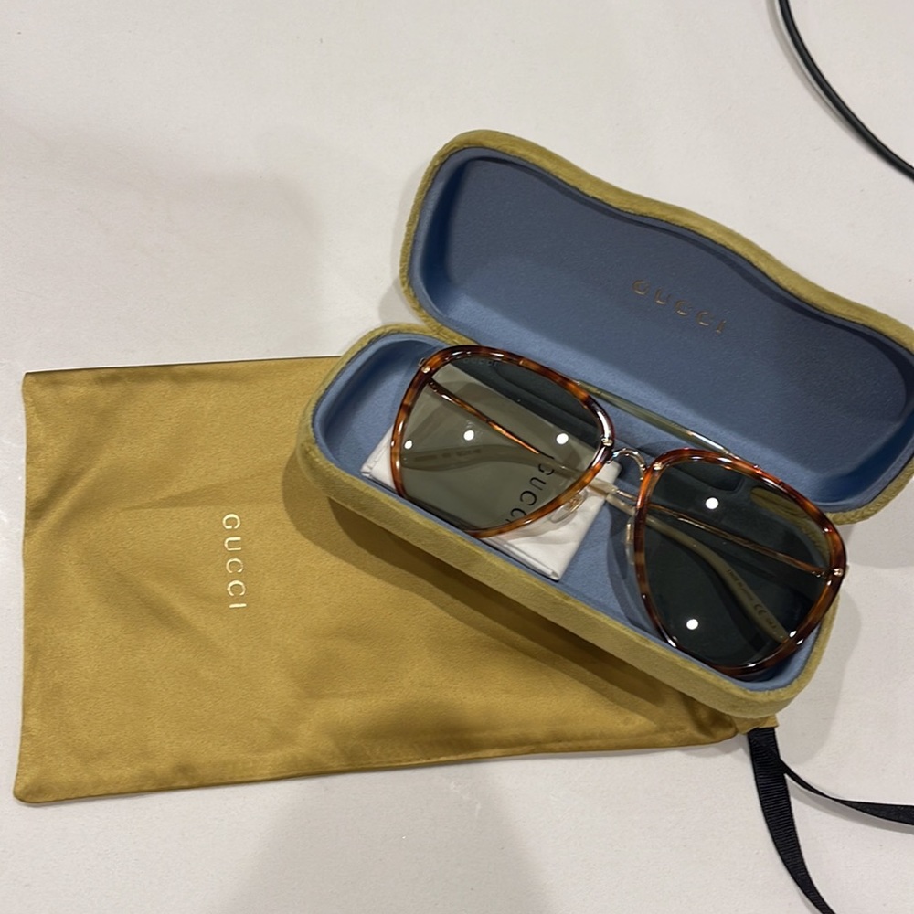 GUCCI aviator sunglasses